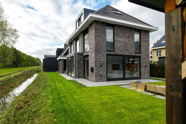 BME_78f0498_villa-grijze-steen-Almere-LR-3